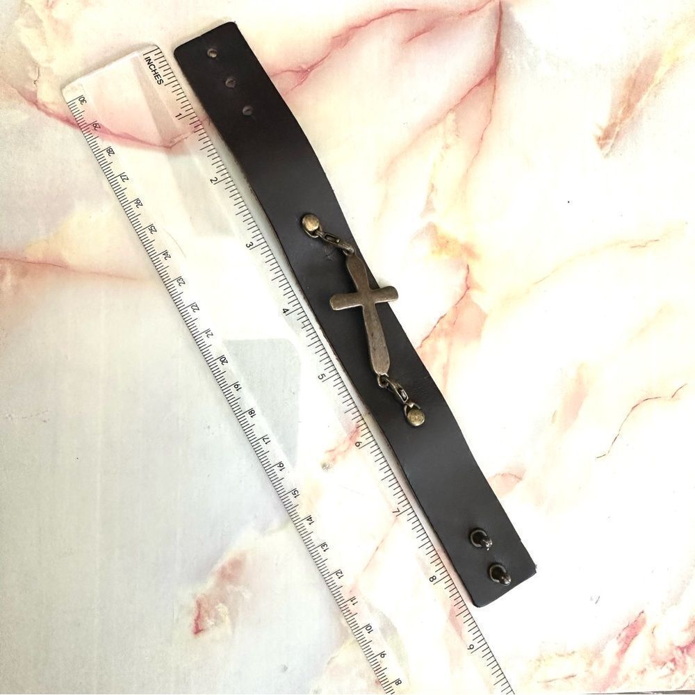 Brown Leather brass tone cross bracelet - Picture 8 of 8